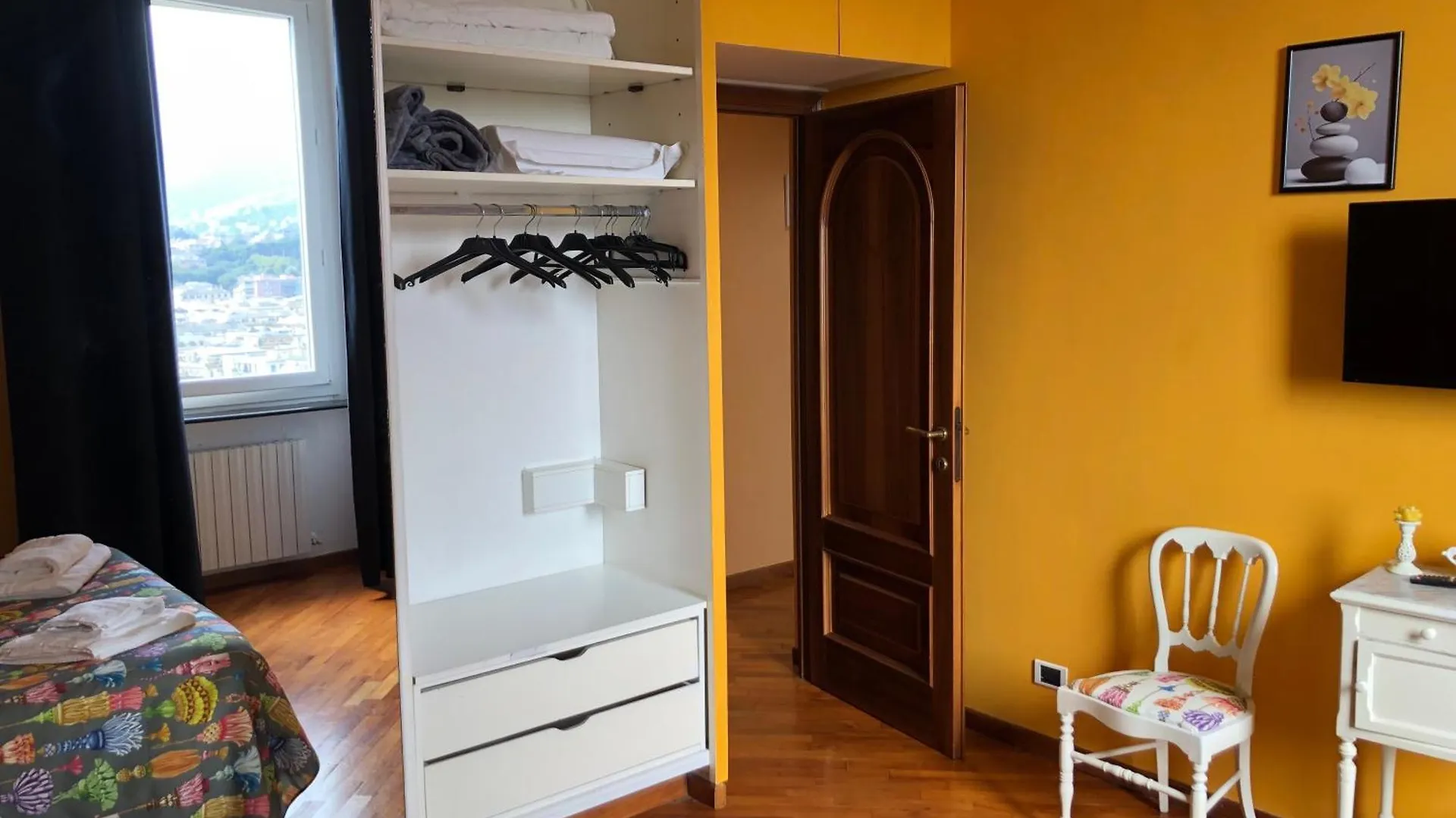 Finestra Su Genova Apartment Italy