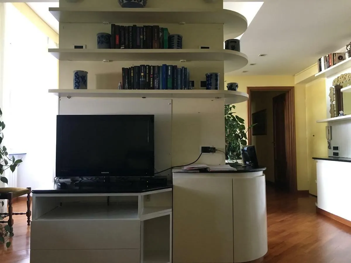 Finestra Su Genova Apartment 0*, Genoa